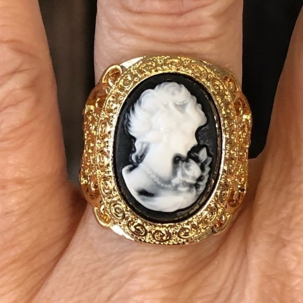 Black & White Antique Vintage Style Cameo Lady Portrait Crystal Gold Ring